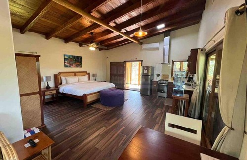 San Antonio Villa | Villa with pool