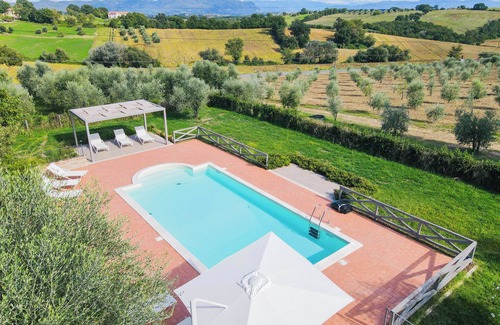 Avigliano Umbrio Villa | Villa with private pool, air conditioning at 1km from shops and restaurants