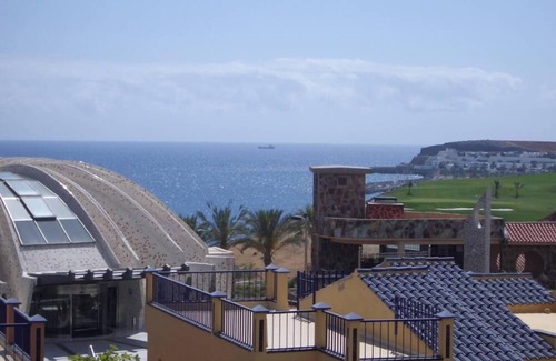 Costa Meloneras House | Villa with private garden, free wifi and air conditioning