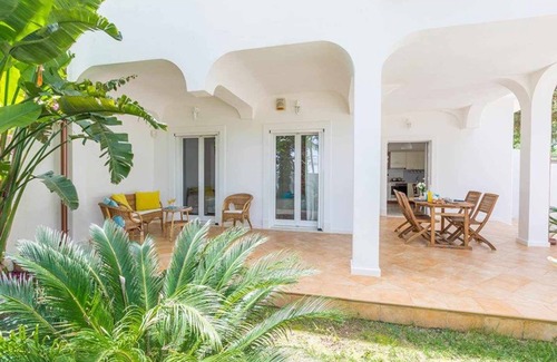 Specchiolla Villa | Villa with private garden - fenced garden