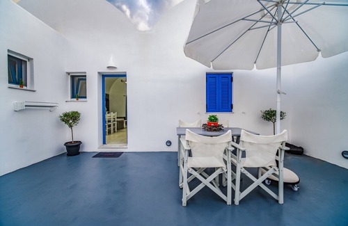 Fira Boat Rental | Villa with private jaccuzi at the center of Fira Town