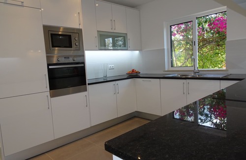 Vale Covo Villa | Villa with Private Pool and Sea View, Family Friendly, Shaded Detached Pavillion