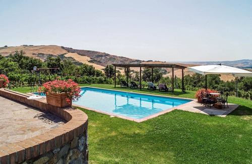 Radicofani Villa | Villa with private pool, hot tub, air conditioning, Wi-fi in Val d'Orcia.