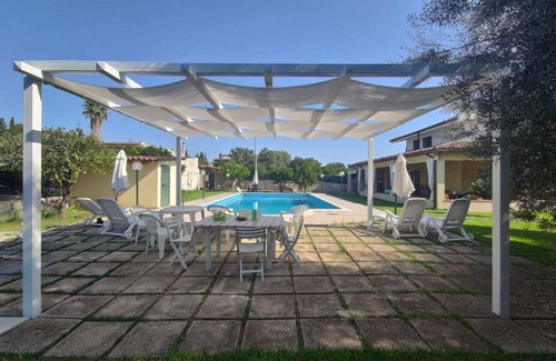 Floridia Villa | Villa with private pool surrounded by greenery