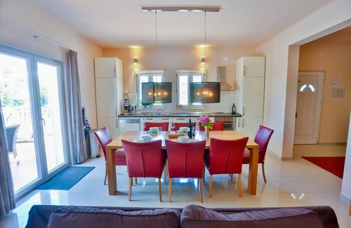 Bobovisca Villa | Villa with private pool, BBQ and harbour view (2 kayaks/2 supboards)