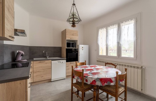 Lapalud Villa | Villa with Private Terrace & Wi-Fi