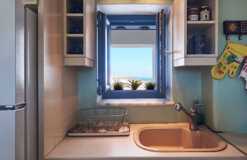 Parasporos Villa | Villa with private wind-sheltered pool, fab seaviews, walking distance to Beach