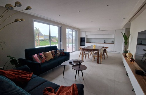 Bretteville-sur-Ay Villa | Villa With Swimming Pool and Jacuzzi 50 Meters From the Sea