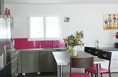 Lespignan House | Villa with secure private pool 9km from the sea