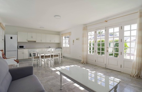 Pasito Blanco Villa | Villa with shared pool Pasito Villas I