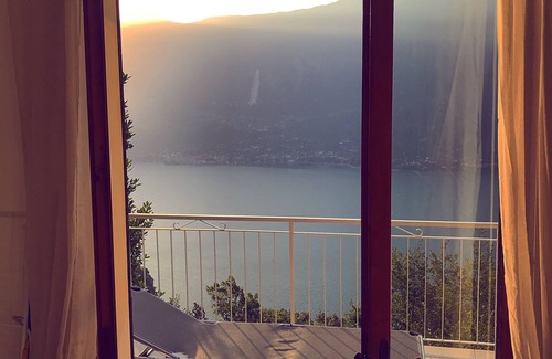 Arias House | Villa with stunning lake views and private salt water pool