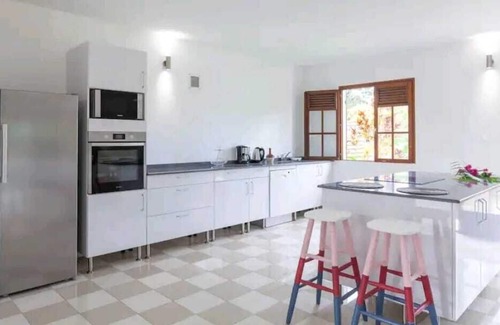 Tartane Villa | Villa with swimming pool, 5 minutes from the beach!