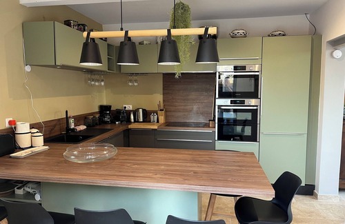 Fabregues Villa | Villa with swimming pool heated from May to October, set in wooded grounds