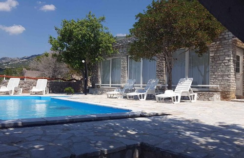 Cesarica Villa | Villa with swimming pool and sea views