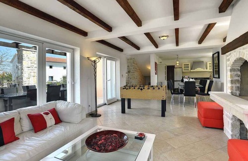 Filipana Villa | Villa with swimming pool and jacuzzi