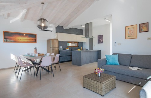 Peroj House | Villa with swimming pool, 500 m from the sea, TOP LOCATION, barbecue, washing machine, dishwasher