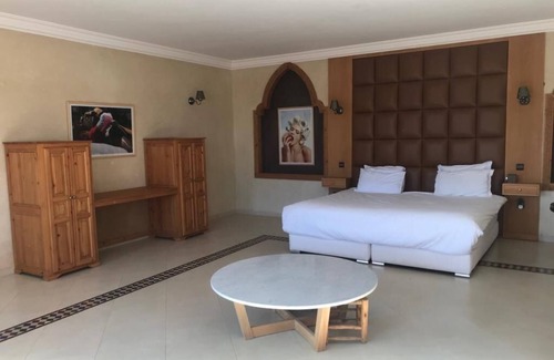 Ghmate Villa | VILLA WITH SWIMMING POOL OF 650 M2 ON 1 HECTARE WITH PERSONNEL