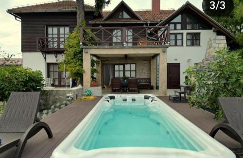Sveti Juraj na Bregu Villa | Villa Wolf Castle - vanjski grijani bazen