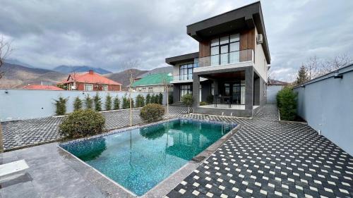 Gabala Villa | Villa Wolverine