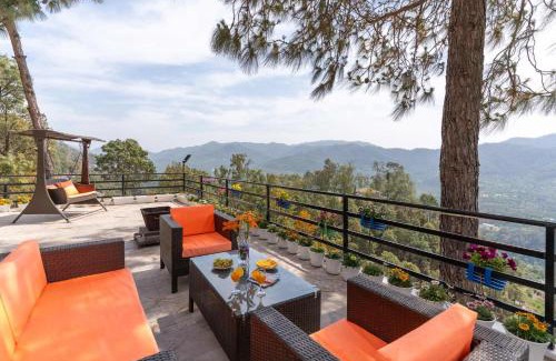 Sabathu Villa | Villa Woodside Meadows by VEO - 3 BR Hillside Retreat in Kasauli