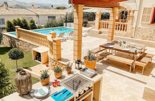 Cala Lliteres House | Villa Xapala. A holiday home in the typical Mallorcan style. Garden, pool.