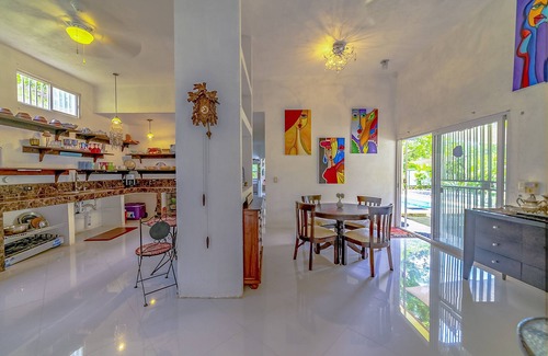 Villas Xihu House | Villa Xihu Luna Callada - Dog Friendly!
