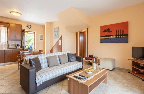 Mesovounia Villa | Villa Yeraki - Three Bedroom Villa, Sleeps 8