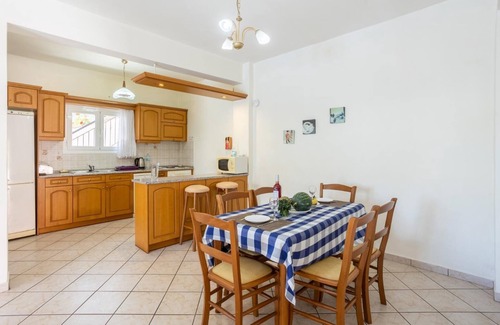 Petaleia Villa | Villa Youla - Three Bedroom Villa, Sleeps 6