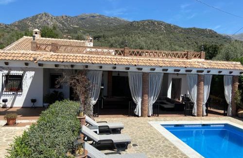 Mondron Villa | Villa Zahar