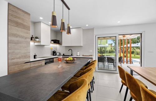 Marasi Villa | Villa Zanetta pet friendly near Poreč for 6 people with sea view & private pool