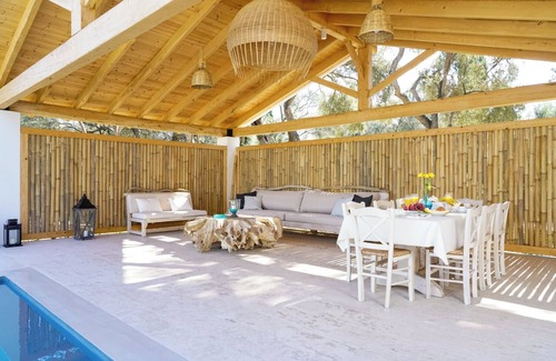 Molos Villa | Villa Zo - Four Bedroom Villa, Sleeps 8