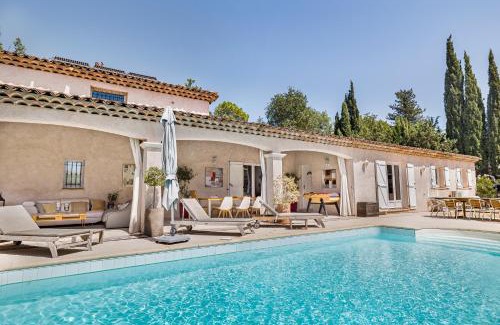 Montauroux Villa | Villa145m2 et 2 autres Appartements 50m2, Appart 60m2, idéale grande famille, groupe amis,salle fitness, Jardin, proche Cannes, Grasse, Antibes,