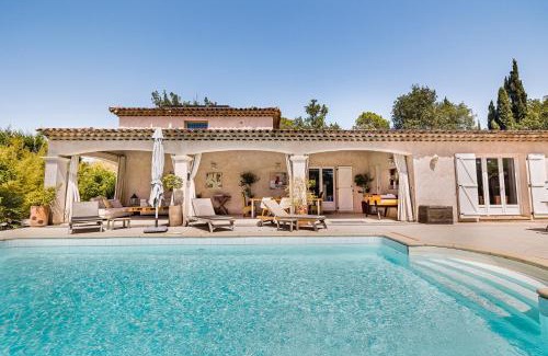 Montauroux Villa | Villa145m2 et 2 autres Appartements 50m2, Appart 60m2, idéale grande famille, groupe amis,salle fitness, Jardin, proche Cannes, Grasse, Antibes,