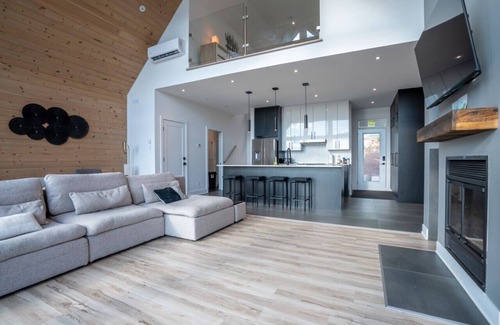 Saint-Damien Apartment | VillaBaraka | Lumina | Hot Tub | Pool Table