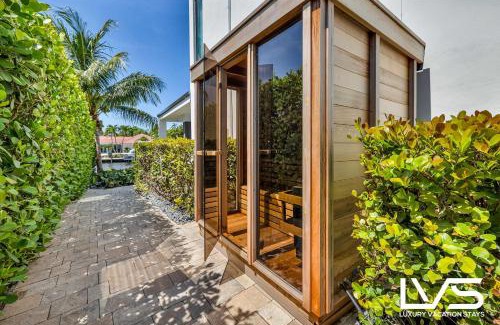 East Fort Lauderdale House | Villabella Luxe 100ft Waterfront Villa With 6bedrooms65bathrooms 5 Minute To Beach Chefaposs Kitchen Heated Poolhot Tub Outdoor Bbq Kitchen Sonos