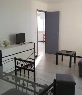 Aubais Apartment | villadesmasquesT2