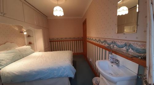 Dunkineely House | Village Cottage