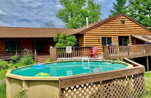 Lansing Cabin | Village Creek Lodge 7 bedrooms, Hot Tub, Pool, & Large Fishing Pond