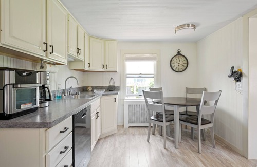 Southampton House | Village gem walk to Main Street fenced in property