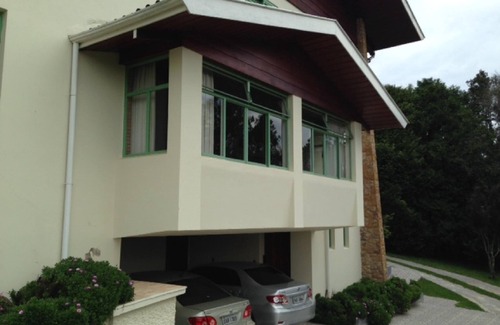 Campos do Jordao House | VILLAGE HIGH ENGLISH C/GDE LAWN, VIEW, COZY The CENTRE 3KM