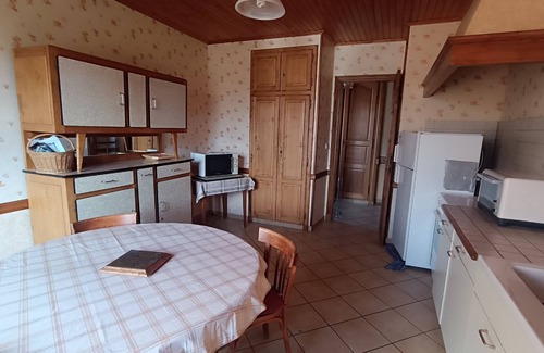 Perrier House | Village house at the crossroads 5mn ISSOIRE