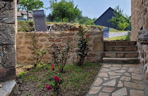 Perols-sur-Vezere House | Village house with terrace