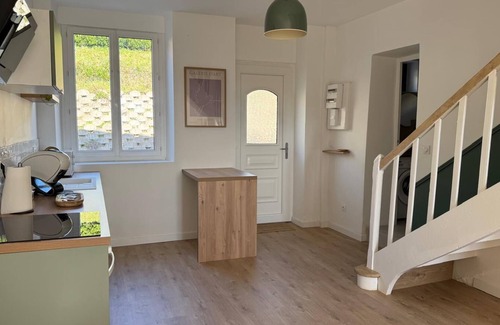 Ville-sous-Anjou House | Village house in the countryside, T3 duplex with master suite.