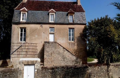 Vault-de-Lugny House | Village House in Burgundy near Vézelay Basilica