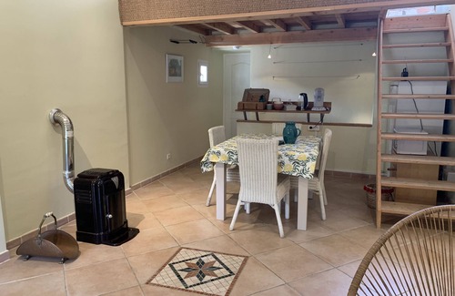 Niozelles House | Village house in Provence with lovely 2-bedroom roof terrace
