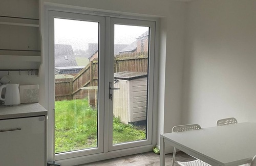 Old St Mellons House | Village House St Mellons - Close to A48 and M4n