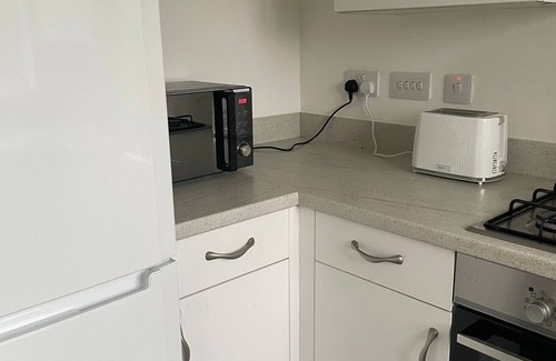 Old St Mellons House | Village House St Mellons - Close to A48 and M4n