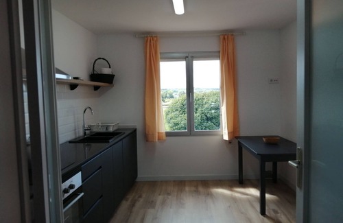Tortosa House | Village house that invites you to disconnect. 2 min from via verde and the Ebro river.