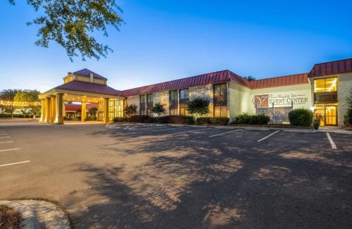 Clemmons Hotel | Village Inn Clemmons-Winston Salem, Trademark by Wyndham