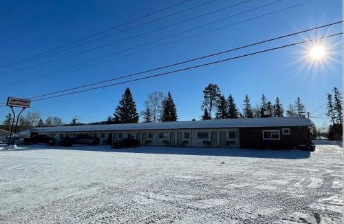 Lively Hotel | Village Inn & Suites - Sudbury